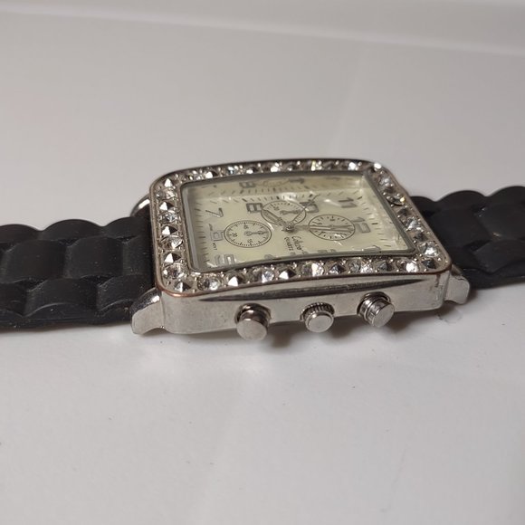 Large Rectangular Watch With Black Rubber Band - Picture 8 of 14